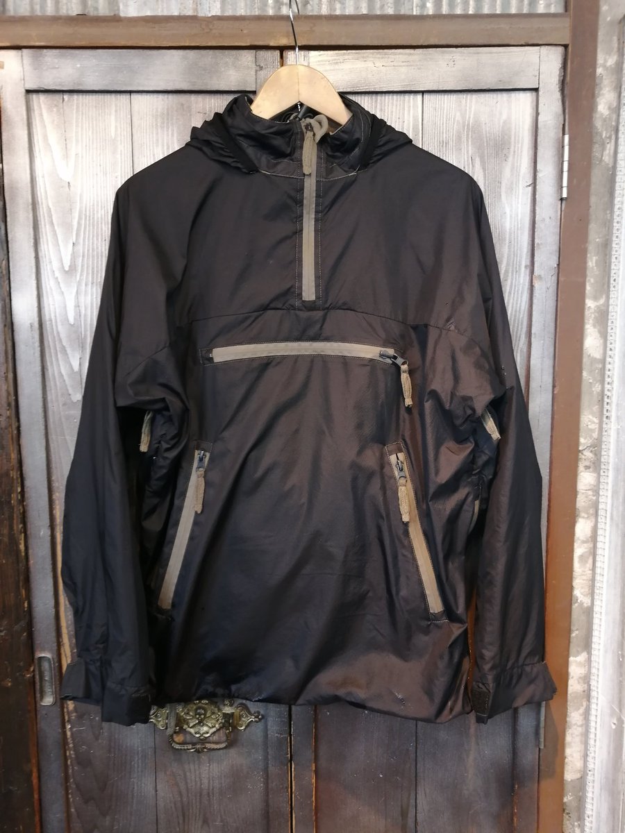 SQUATSHOP's tweet photo. [New arrival]
SQUAT恒例のアト染めシリーズ  

･イギリス軍PCSアノラック
･イタリア軍サンマルコ海兵隊GORE-TEXアノラック

人気の軍モノアノラックの2種類が入荷しました!

どちらもかなりシックな雰囲気に仕上がってます https://t.co/dbMDMG5YSp