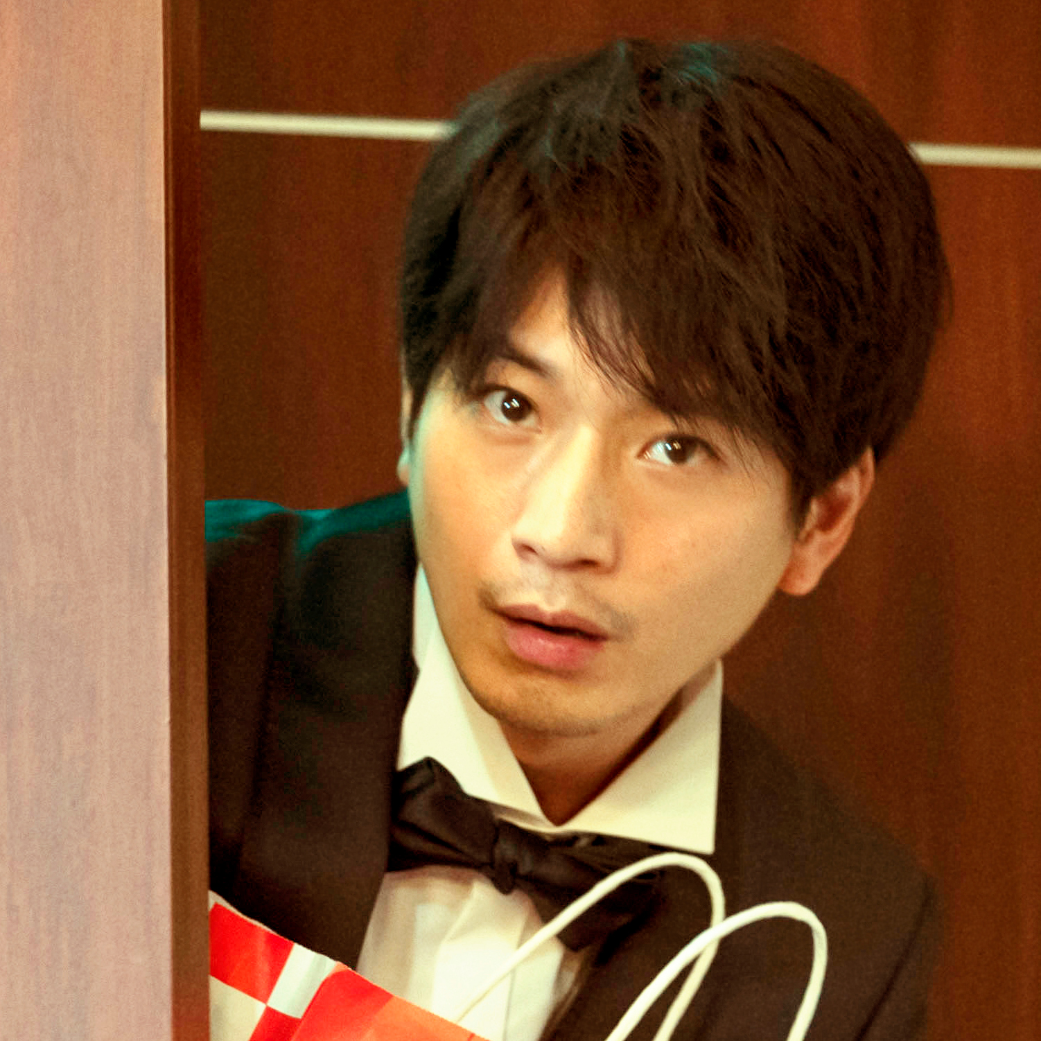 映画 ウェディング ハイ 公式 8 3blu Ray Dvd発売 Sur Twitter ウェディング ハイ 登場人物のご紹介 謎の男 澤田紀昭 向井理 結婚式に来た目的 22年3月12日 土 公開 大安吉日ロードショー 映画 ウェディング ハイ 公式 8 3blu Ray Dvd発売 Sur Twitter ウェディング ハイ 登場人物のご紹介 謎の男 澤田紀昭 向井理 結婚式に来た目的 22年3月12日 土 公開 大安吉日ロードショー