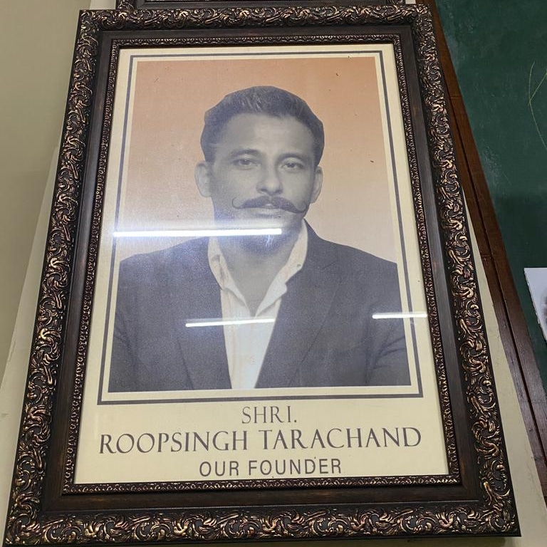 tarasharmasaluj's tweet photo. Haaha got this from the fab team... It is hanging up on a
@BANGBANG_MC shoot set & we got it as an Anniv wish haaha๐ Thanks @zuleikhagupta #ryanmendonca @kareenadalal82 & all fab team #BANGBANG Fab haaha๐ @roopaksaluja ๐Have a great shoot guys #shoot #bangbangtv #staysafe https://t.co/FkSnACj5dk