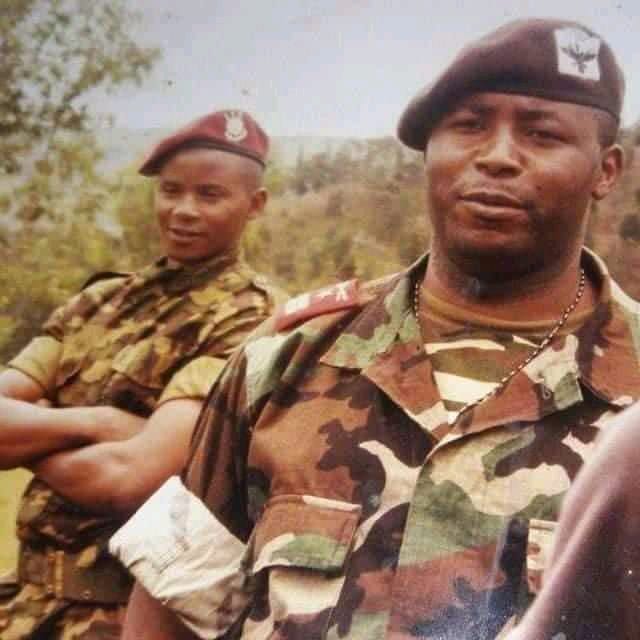 JournalIzuba's tweet photo. #Umuganigacamugani: #Umutima utibuka ni inyama. Nzobwira abatari bwavuke nabo babibwire abandi, ko i Burundi higeze kurwa ibara, abansi babantu #mujeri birara mu gihugu cose basesa amaraso, habonetse abagabo b'indyamunyu bakunda uburundi nabarundi baruhinda barwanya umwansi. https://t.co/goTmk6PeaO