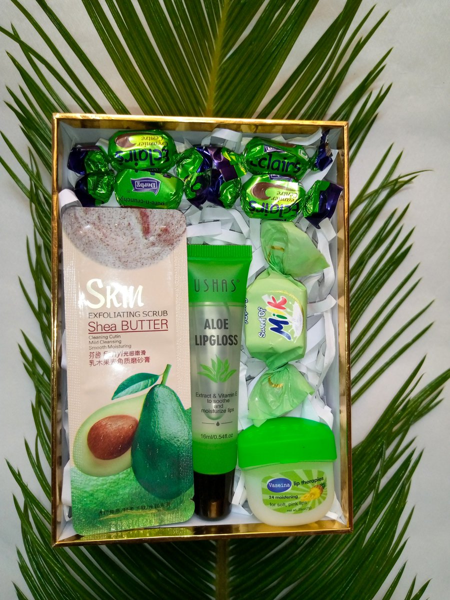 whitegiftco's tweet photo. Give your lips 💋 the sweetest pick of the patch 👄 💞 with our lipcare kits.
Peach 🍑 lipcare kit~28k
Green lipcare kit~25k
Blue lipcare kit~19k
Soft Rose 🌹 lipcare kit~27k
Call/whatsapp 0704453947 to order
#UOT #UOTMarketDay #UOTMarketPlace #lipcare https://t.co/pD4kC1TUkp