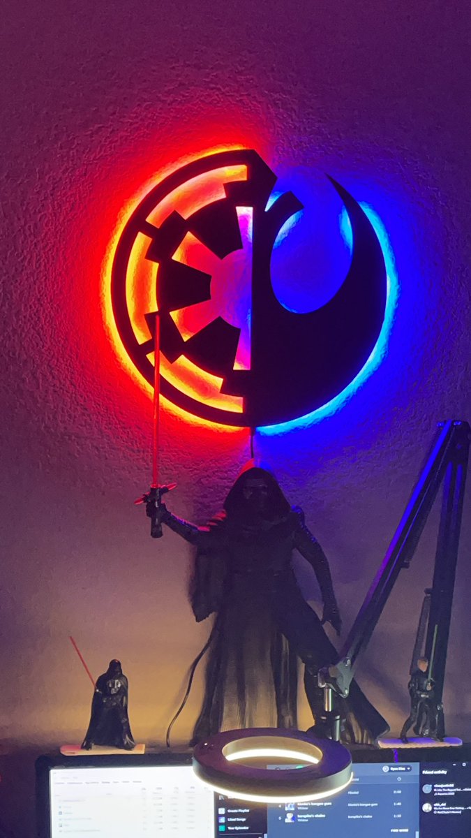 firevexx11's tweet photo. New gift from my girl bc I'm a huge nerd 🤓thanks baby! @uhh_del https://t.co/YeDVcvVPyq