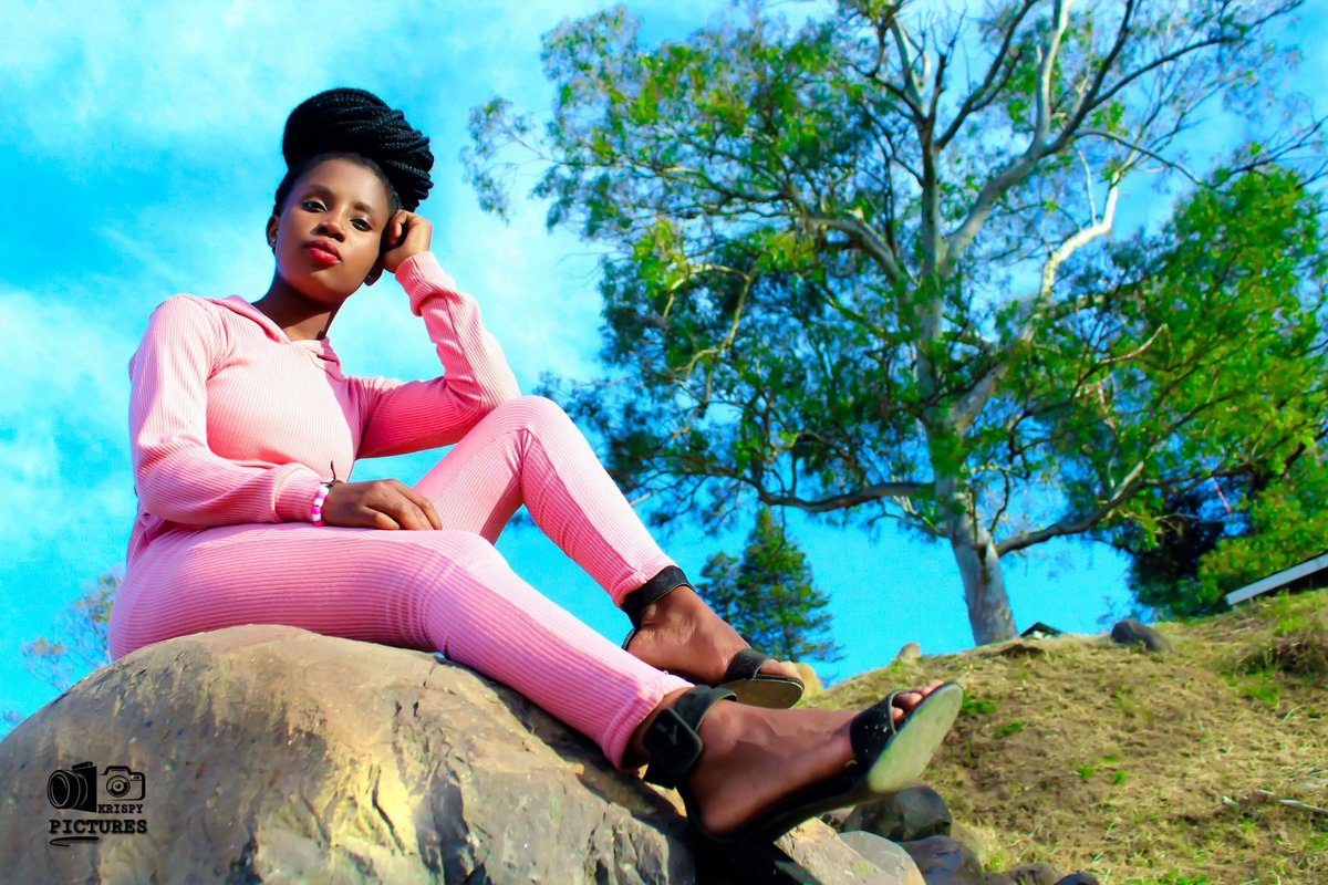 KrispyPictures_'s tweet photo. Book your outdoors/On Location Photoshoot📸around Durban with us😇
📞:0683597815
#KrispyPictures 
Ramaphosa Ntombi The EFF Durban EThekwini https://t.co/nh44E13lib