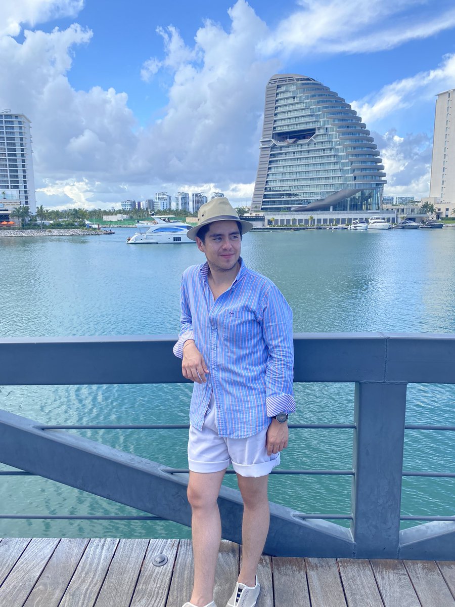 danielnarvaez__'s tweet photo. #SharkTower de @LuximiaMx es una de las Torres #residenciales que más admiro. 😍😊💙 https://t.co/htF2yt8p1u