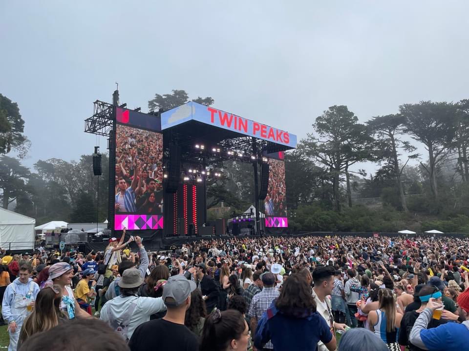 L_ACOUSTICS's tweet photo. Last month Certified Provider #SoundonStage brought the best sound to the Bay Area for @sfoutsidelands! π
Congratulations to the awesome team at Sound on Stage for their deployment of the best sound for the festival's Twin Peaks, Pan Handle, and Sutro stages! https://t.co/pQxy47XX5J