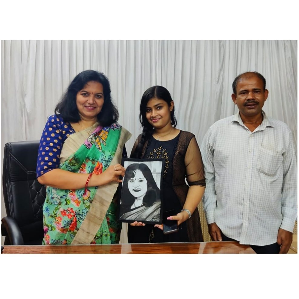 PravaSili's tweet photo. @AprajitaSarangi  mam😊✨ https://t.co/8Q0siX1vcs