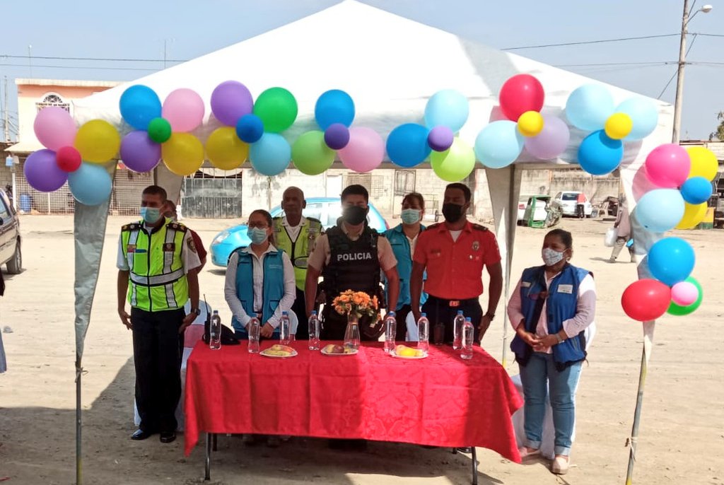Fundacion_FASH's tweet photo. Inauguración y reapertura de atención presencial de los centros de desarrollo infantil @InclusionEc, con la participación del director @MiesZona8 y las principales autoridades invitadas del @DuranGad @BomberosDuran @CTEcuador @PoliciaEcuador https://t.co/4ET4HOH5Pj