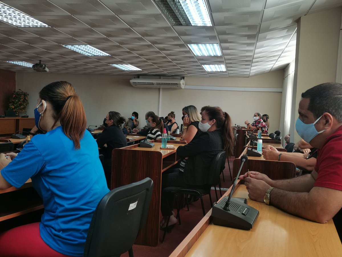 NuestraVerdad3's tweet photo. Reunión Sindical  para la selección del nuevo secretariado 💪 #GESIME #CubaViveYRespira #CubaVive https://t.co/NjEjMQDaX5