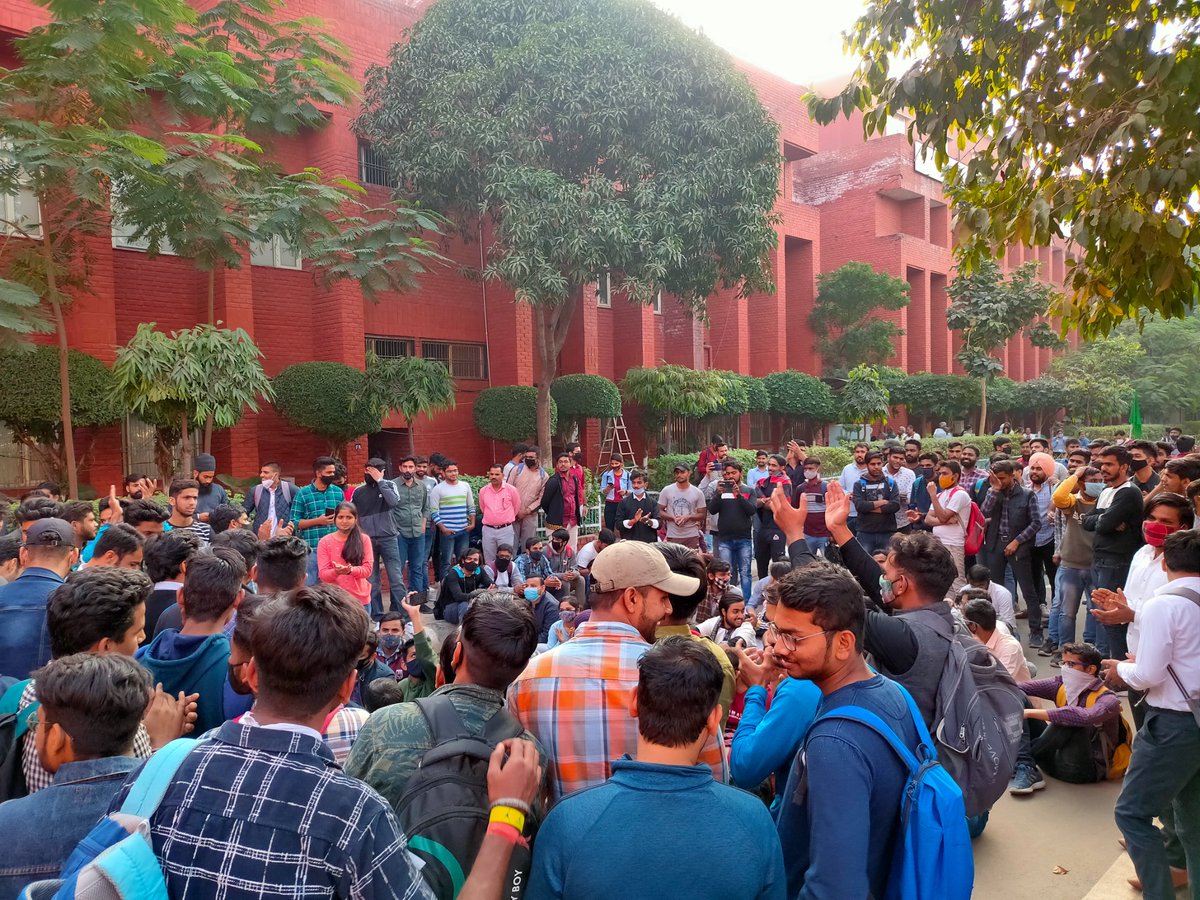 raam_vashisth18's tweet photo. Classes on meet so why exams on sheet...
We Want Justice
#Jcboseuniversity
#ymca
@mlkhattar 
@EduMinOfIndia 
@rajnehru33 
@JCBoseUST https://t.co/L1huq1MwUB