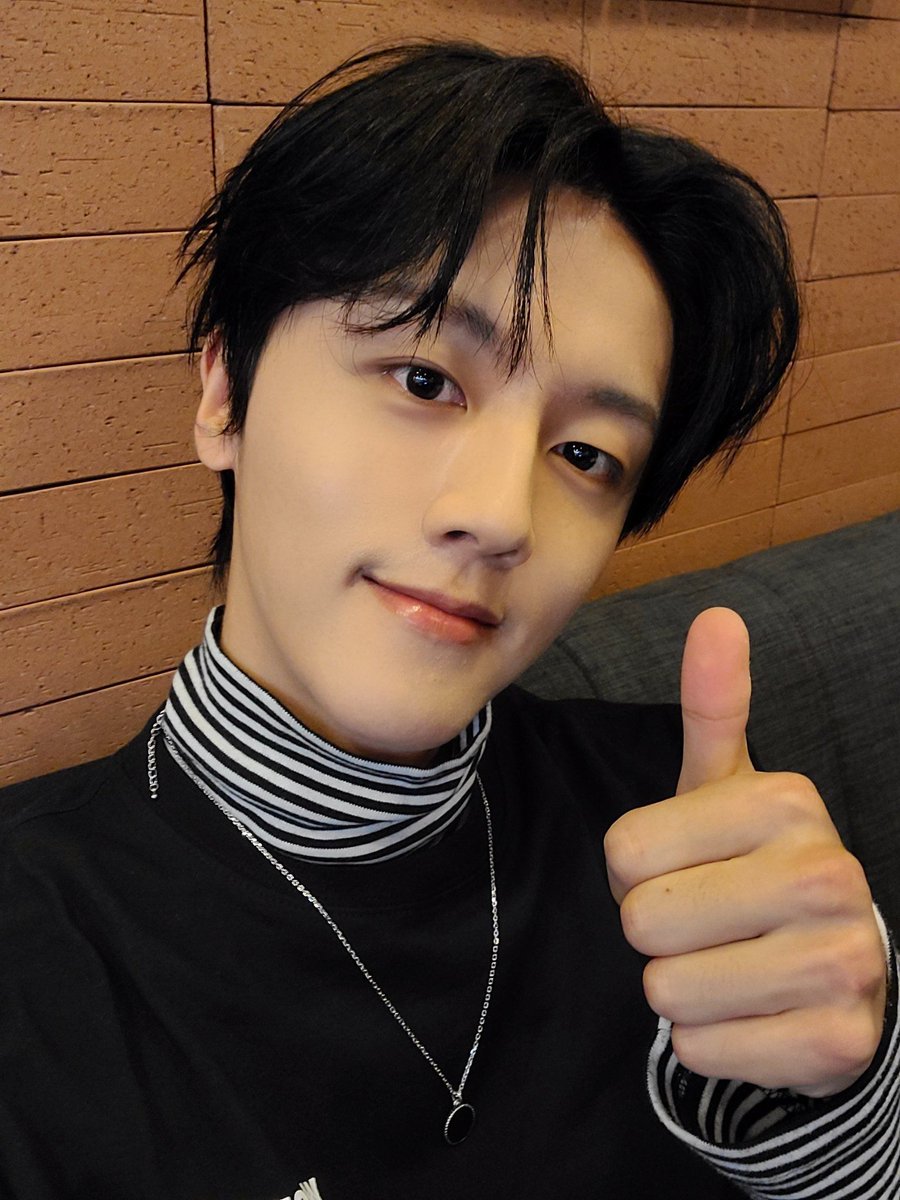 hourly youngbin 🍀 tweet media