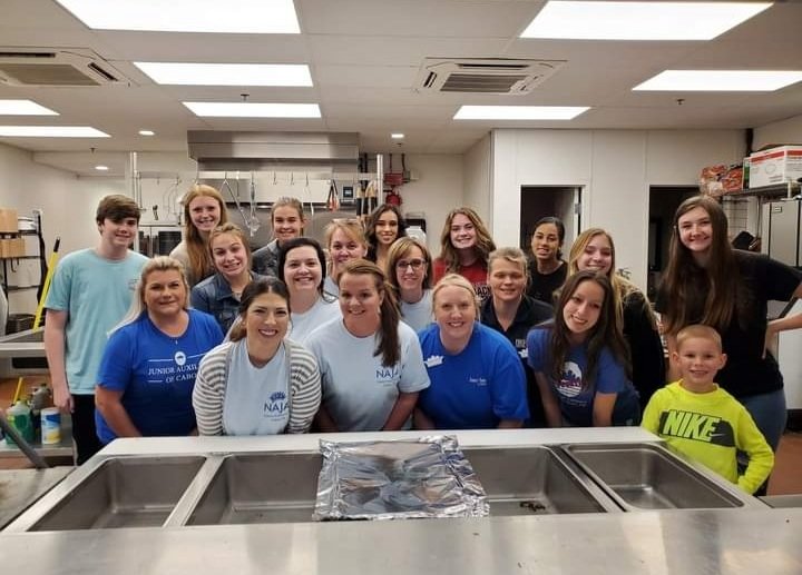 jaofcabot's tweet photo. What an honor it was to serve our Community at Lunchbox Connection at Renew Church on Monday night! Our members truly enjoy this project &amp; look forward to it every year! 💙 #juniorauxiliary #jaofcabot #cabotja #sisterhood #lunchboxconnection #naja #serve https://t.co/aYNSH0dUcN