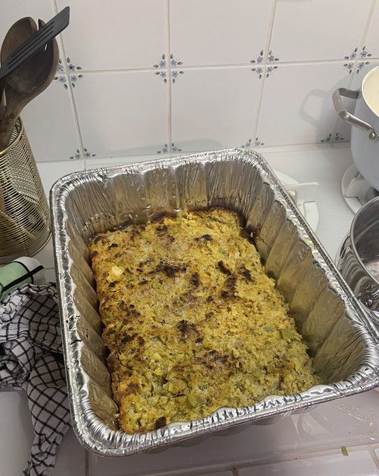 I accidentally made the BEST stuffing I&rsquo;ve ever tasted on my first time making it https://t.co/8Y4Tt