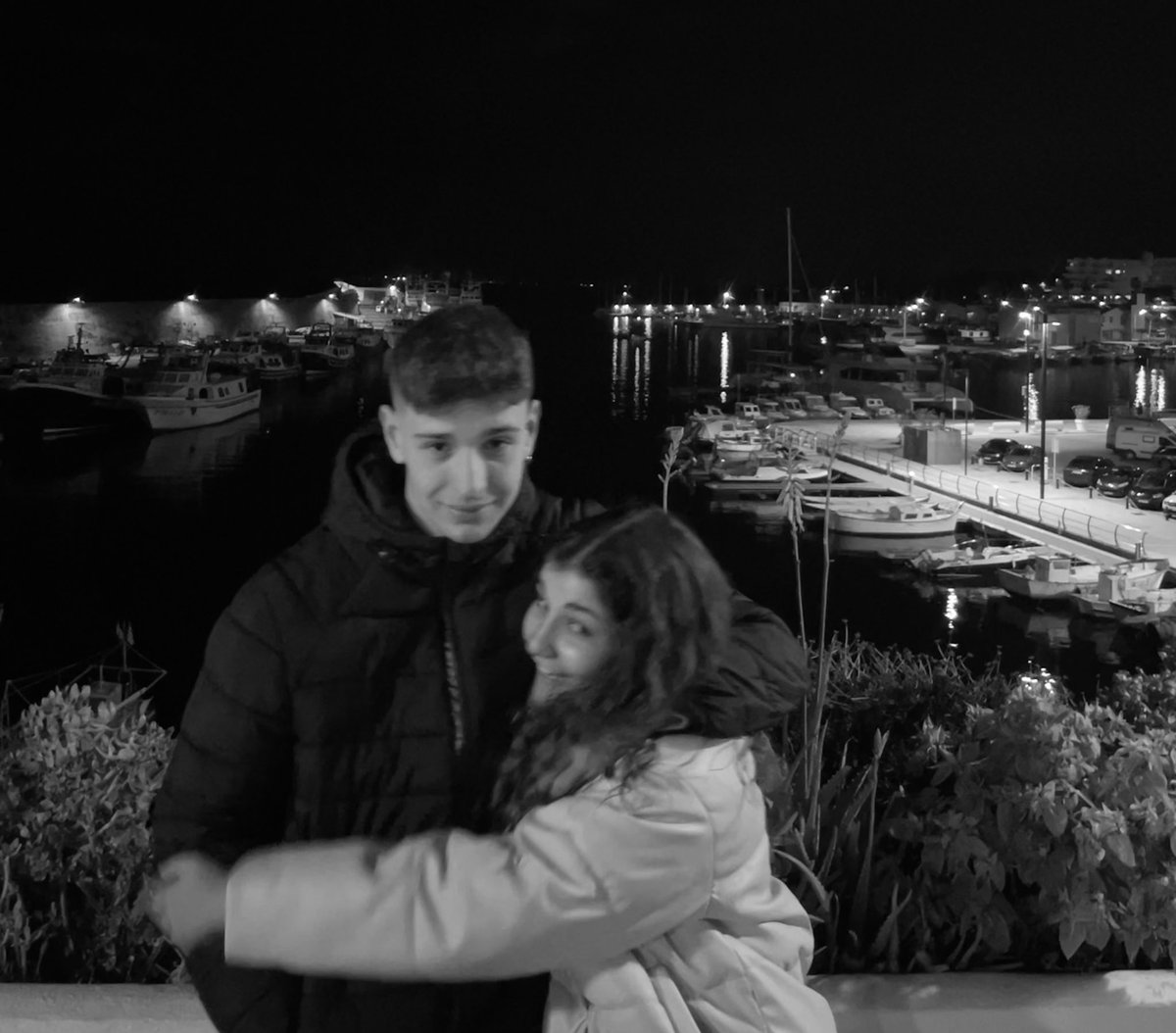 GariMercadal's tweet photo. Lu feliç que me fa un alaurenc 🌝✨ https://t.co/ZPAYWFc0D1
