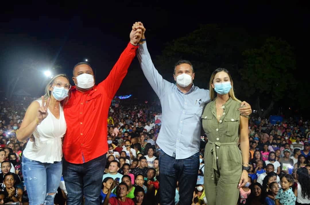 ¡Gracias Calabozo!

Celebramos la victoria junto a nuestro pueblo, todo este amor será retribuido con más trabajo, honestidad y disciplina, porque Guárico tiene con qué ser uno de los estados mas potentes de Venezuela, y créanme, lo vamos a lograr.

#EnCuerpoYAlmaPorGuárico