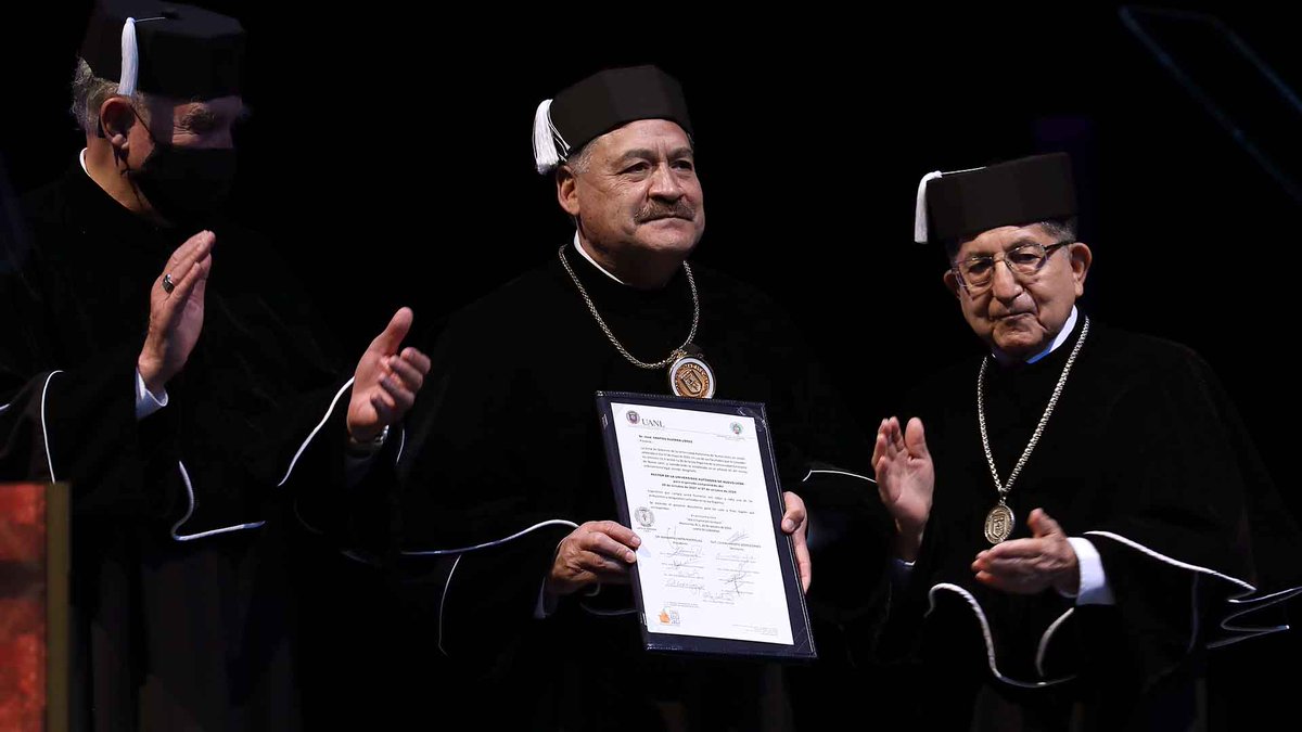 pronetworkmx's tweet image. Al tomar protesta como Rector para el período 2021-2024, el doctor Santos Guzmán López expuso sus programas estratégicos 👏Conoce más de esta noticia Clic aquí 👉pronetwork.mx/magazine/asume…
.
.
.
.
#noticias #PRONetwork #BeAPRO #UANL #rector #educacion #emprendimiento #revistadigital