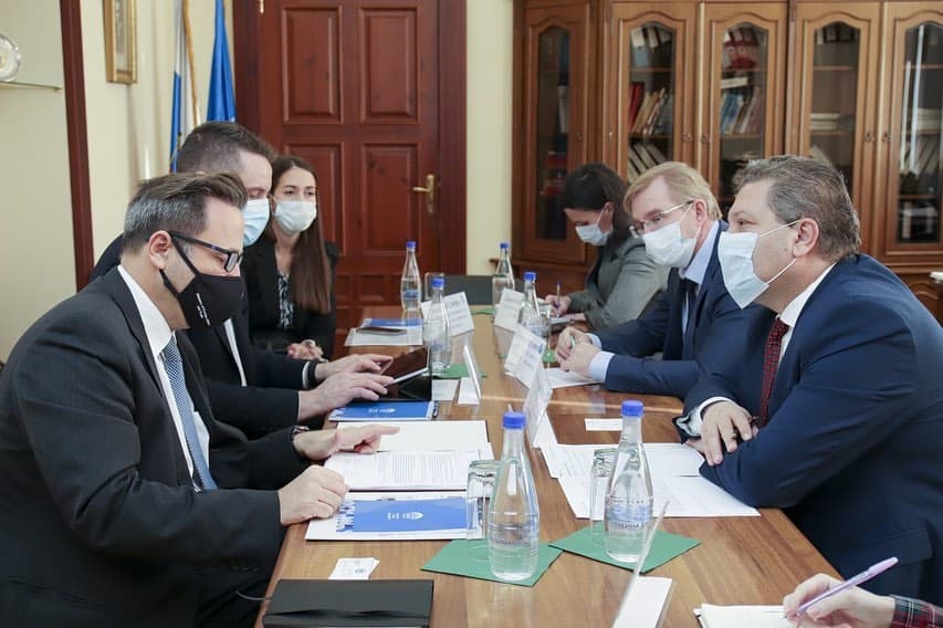 isu_en's tweet photo. A delegation of the Consulate General of Hungary in Yekaterinburg visited ISU 
Find out more: https://t.co/qwTaPb37BV https://t.co/QSgiUfdCXu
