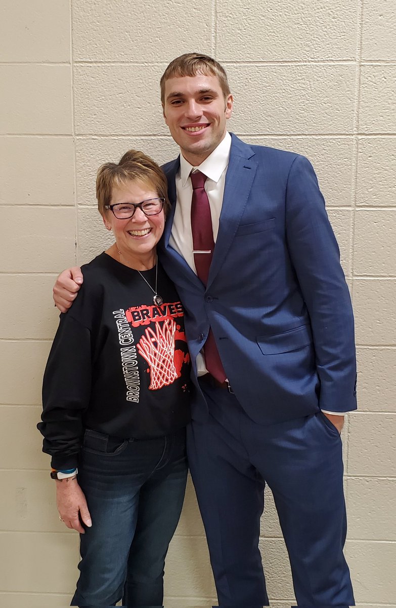 Thank you Brownstown Central ❤  We all love and miss Grant. Congrats to Zach, Grant's best friend, as his JV squad came back and won tonight!🏀❤🖤