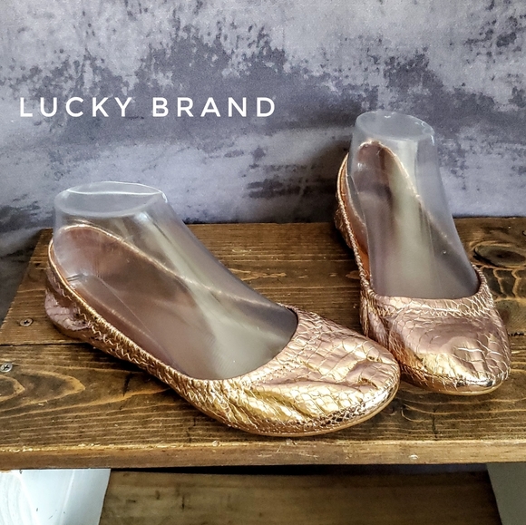 CrystalOlsson6's tweet photo. So good I had to share! Check out all the items I'm loving on @Poshmarkapp from @__marishka__ #poshmark #fashion #style #shopmycloset #luckybrand #altardstate: https://t.co/zKAtRk6c0L https://t.co/N3e8jqMCcI