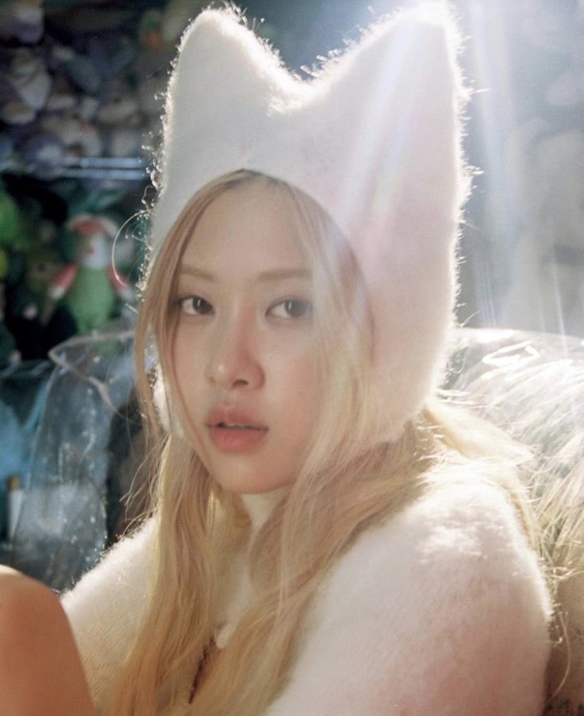 roseylook's tweet photo. 🐰🐇 https://t.co/AMX78p0SSL