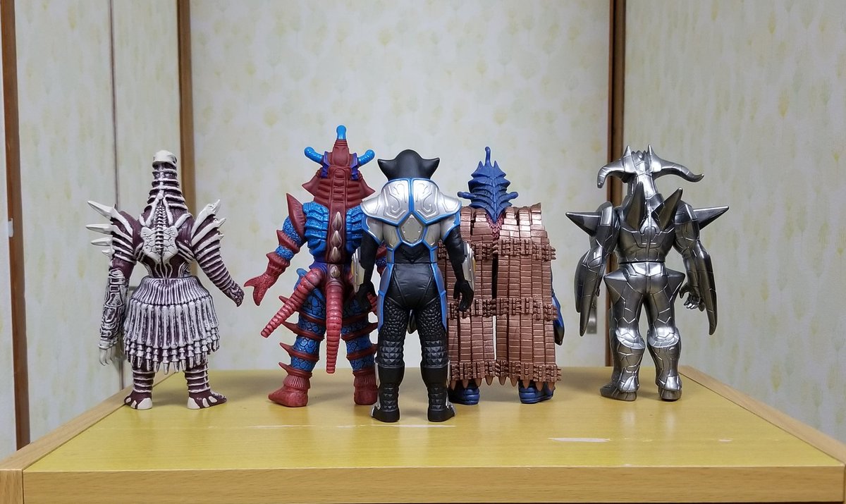 ウルトラ怪獣ソフビ　ダークネスファイブ　セット Amazon.co.jp: プレミアムバンダイ限定 ウルトラゼロファイト