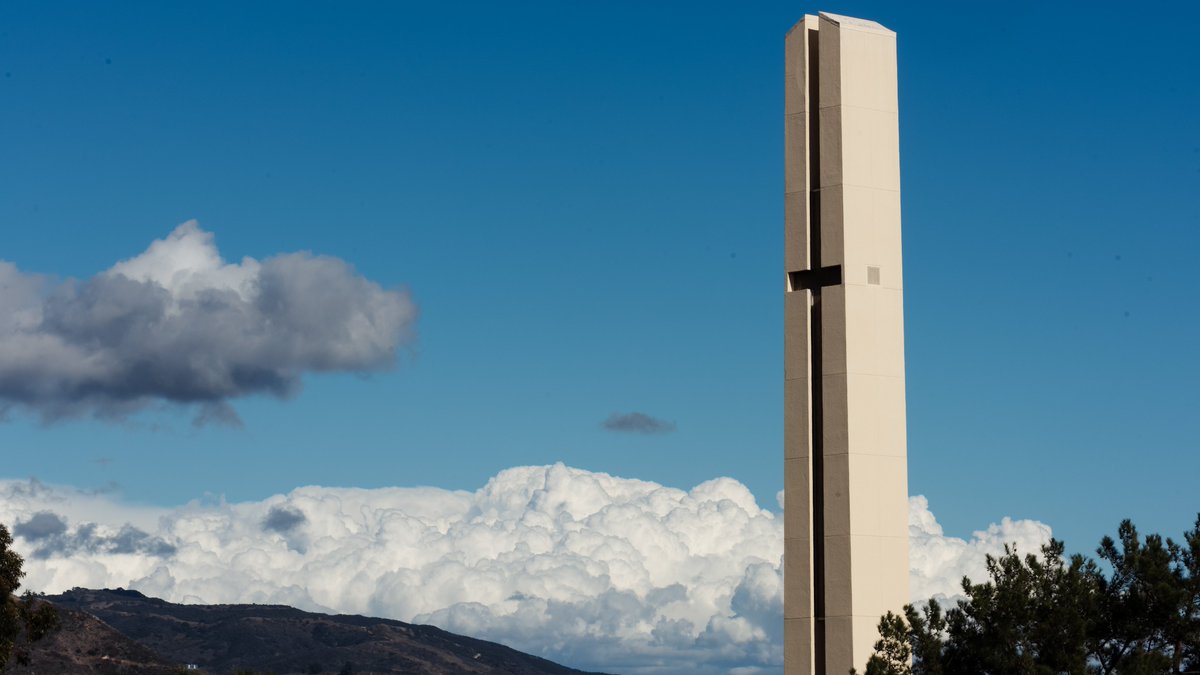 PeppAlum's tweet image. Happy Thanksgiving to all our Pepperdine alumni! 💙🧡
Wishing you and your loved ones have a warm and joyful day while enjoying each other and being thankful for each other! 🍂
