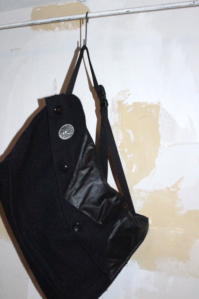 Meta_Kyoto's tweet photo. METAPHYSICA

RE: PRODUCT MESSENGER BAG

#METAPHYSICA #形而上学的衣服 #japan #kyoto 
#METAkyoto #texosaka #VORkagawa  #fashion #selectshop #newitem https://t.co/2BwVC6PObD
