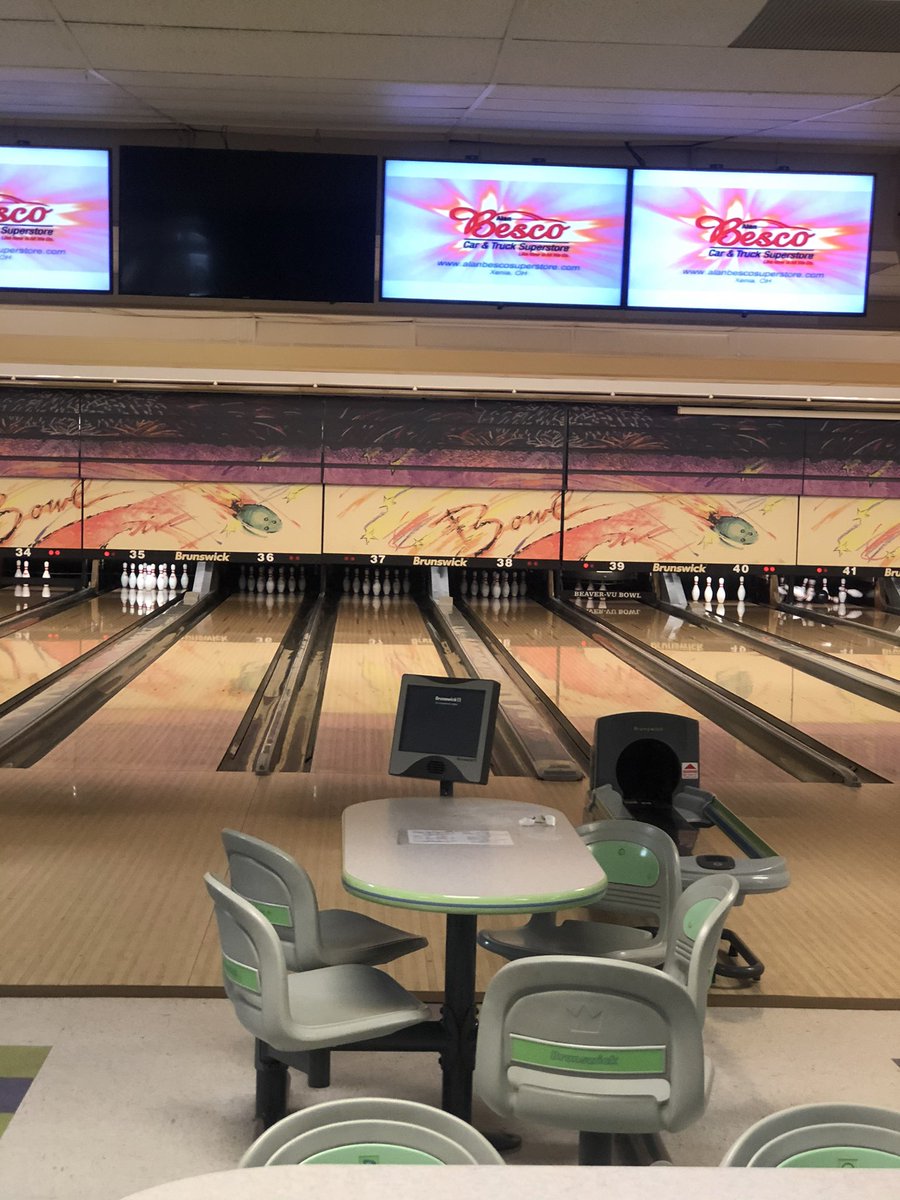 connorroadtrips's tweet photo. Beaver Vu Bowl in Beavercreek Ohio. A typical bowling alley and this has 64 lanes. #usa #ohio #beavercreekohio #greenecountyohio #beavercreektownshipgreenecountyohio #roadtripswithconnor #beavervubowl #bowlingalley #bowling #bowlingball #bowlingpin #strike #spare #igohioraised https://t.co/UcZjwGMsD0