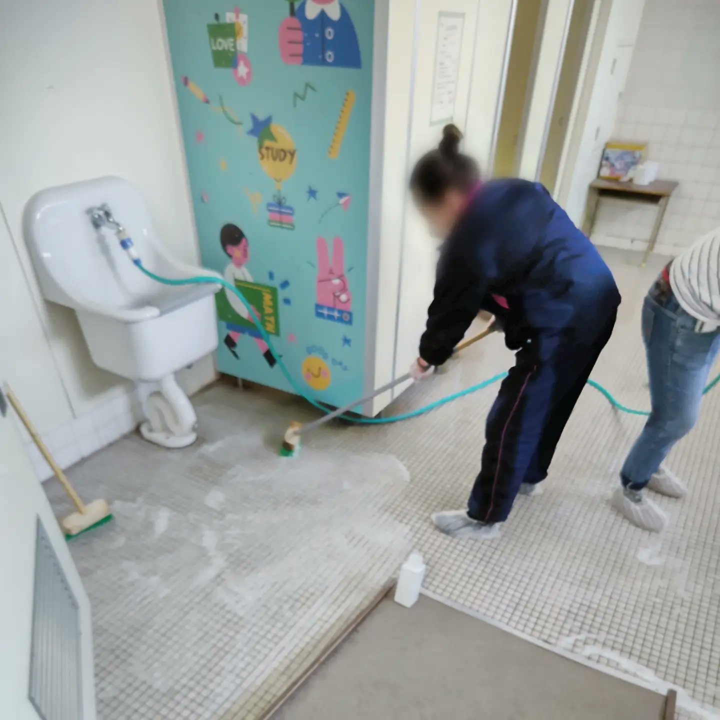 小澤大悟 トイレ社長 保護者によるトイレ掃除 こういった行動が広まっていくことで学校トイレの問題は大きく改善していくと思う 所沢小学校後援会の活動これからも応援していきます 学校トイレ 学校トイレ問題 所沢小学校 後援会 トイレ掃除