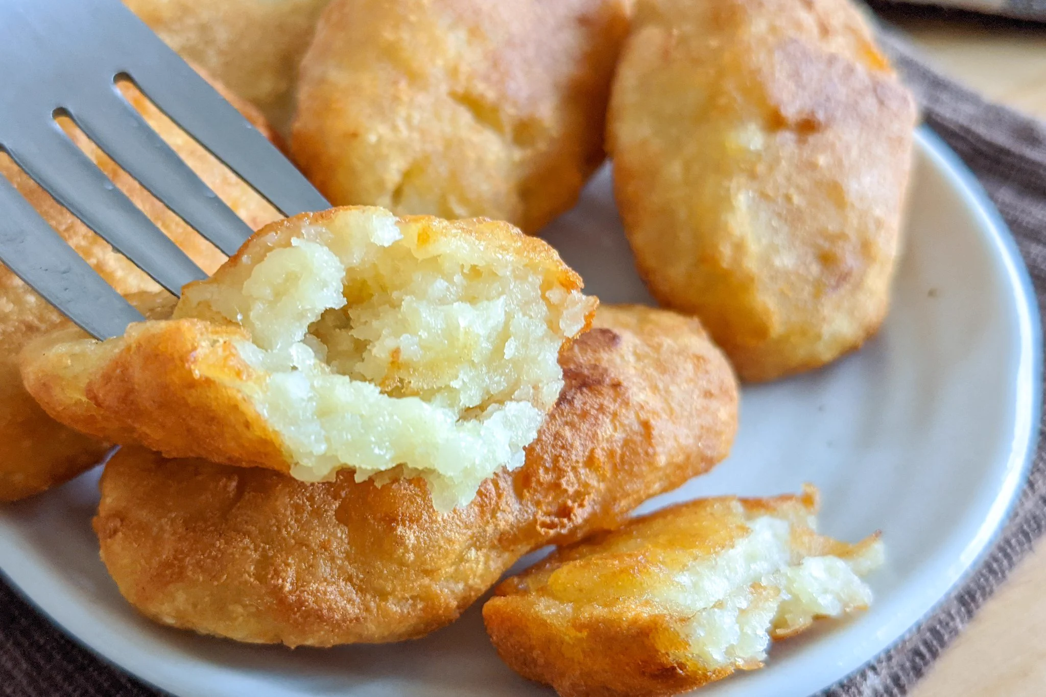 おやつにも良さそう！味付けに白だしなどを使った和風なハッシュドポテトの作り方！