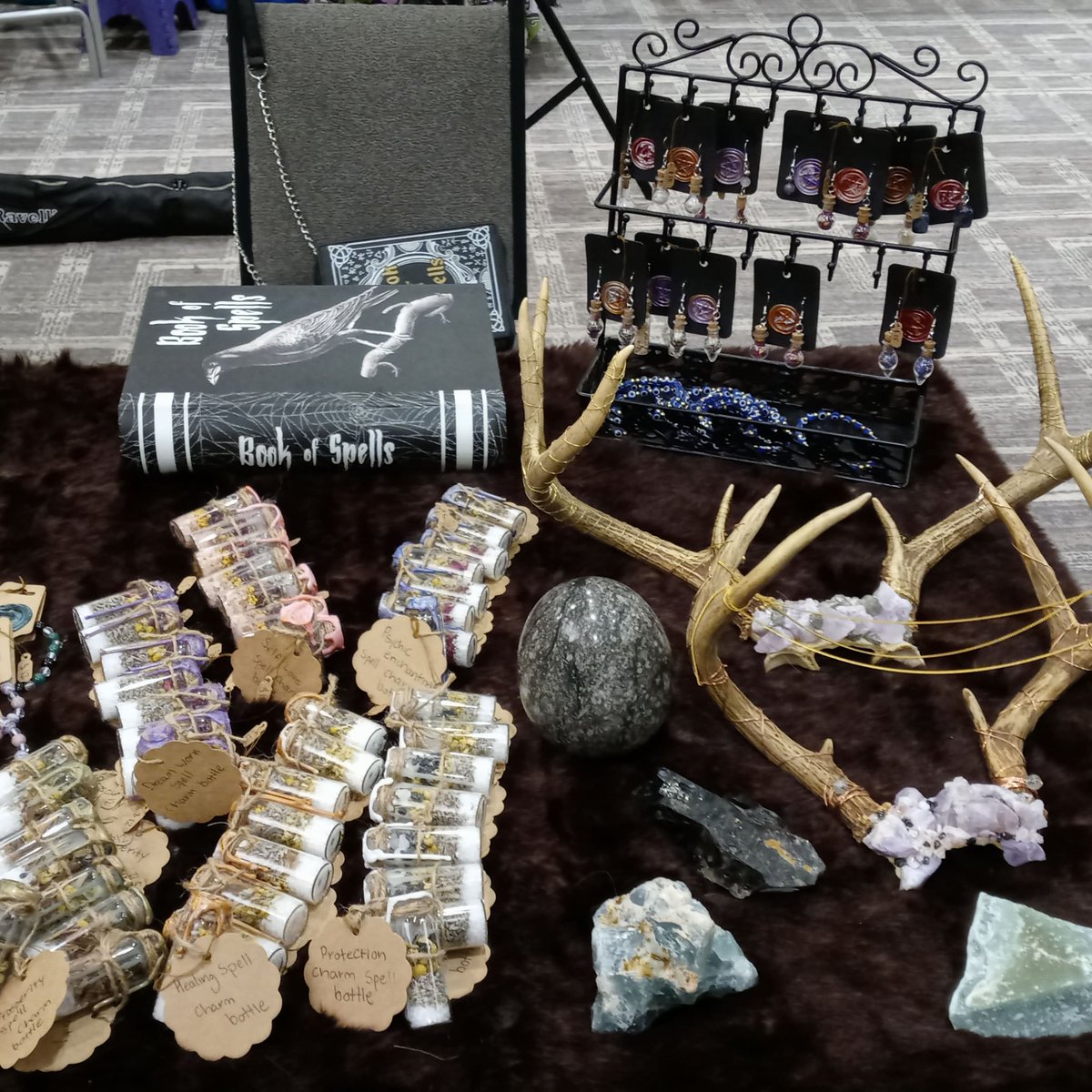 CrowsNestSystem's tweet image. @pluralivity  we are a diagnosed system of 6 who run a metaphysics shop. We hand make all our products shown in the pictures! The We use real crystals and herbs. Our shop is FaerieCrossroads