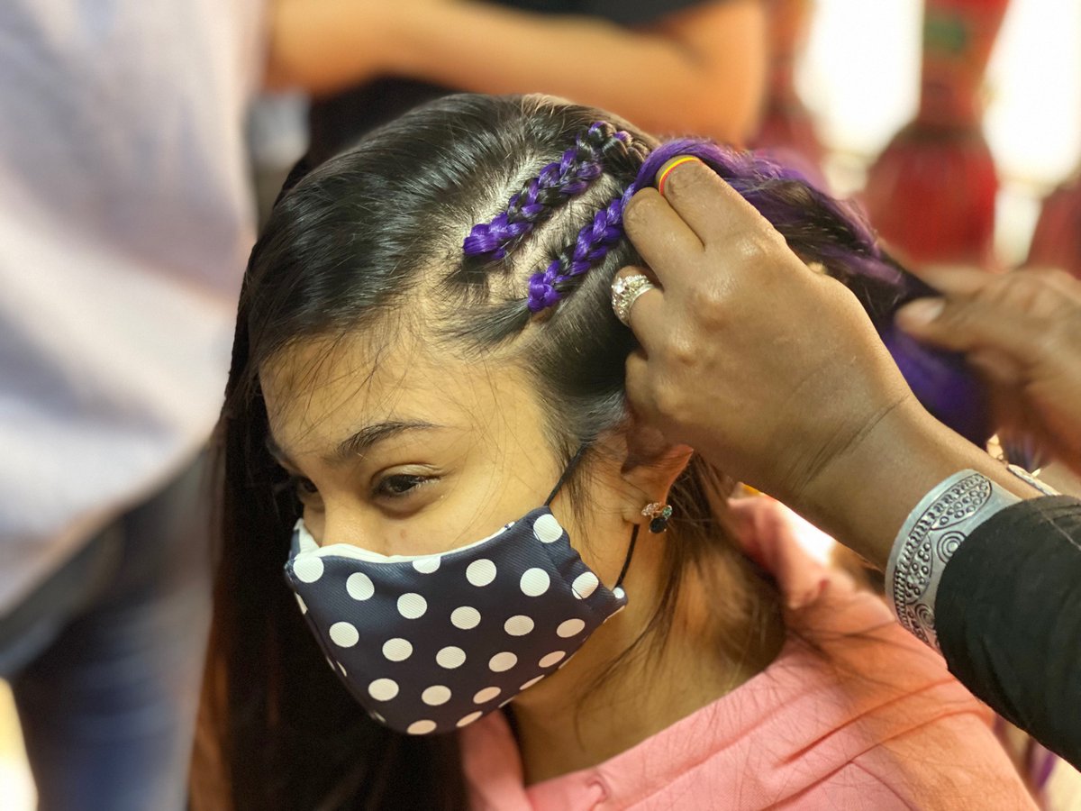 KimberlyW08's tweet photo. The students got to cultivate their creative sides at the Africa Center HK with an African schoolyard game, a Ndebele house painting art project, and an Afro hair workshop! @OELPAIS @wing_mwing @aishongkong #FG2L2021 #OELP #UNSDs #Beyondtheredbricks #AfricacenterHK https://t.co/ZiZmL6HtAg