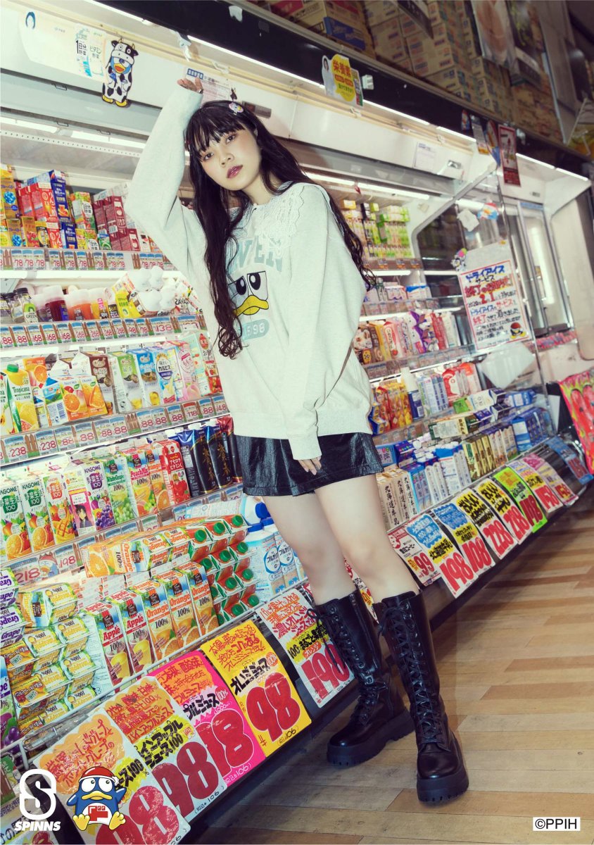 fashionsnap's tweet photo. “地雷系・量産系の枠を飛び越えて”ドン・キホーテのキャラクター「ドンペン」がアパレルに。 https://t.co/Kf881quDz5 https://t.co/tjnubiWdey