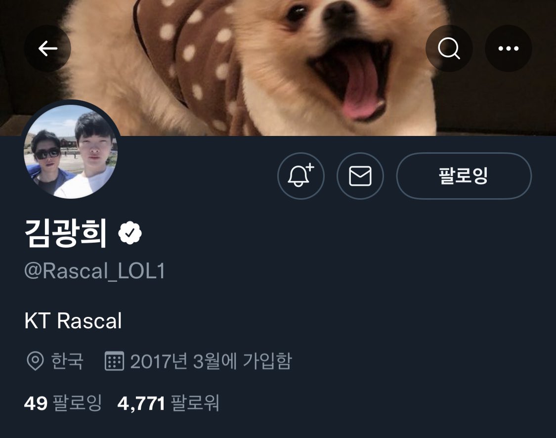 rascal1o1's tweet photo. 김광희 트위터 인장 바꿧어 ㅋㅋ
히라이감독이랑 찍은 셀카 넘 웃기다
KT Rascal 😳 https://t.co/Q9IIlBDd8j