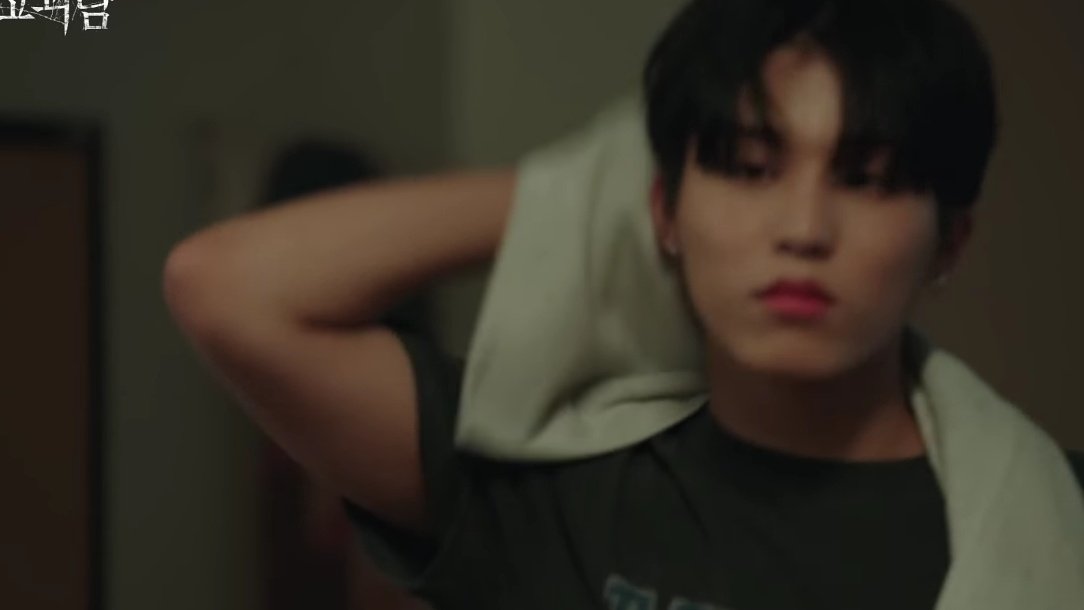 jijihoonized's tweet photo. jeongwoo is really out there bias wrecking us every episode @treasuremembers https://t.co/lB6dJ5eCM4
