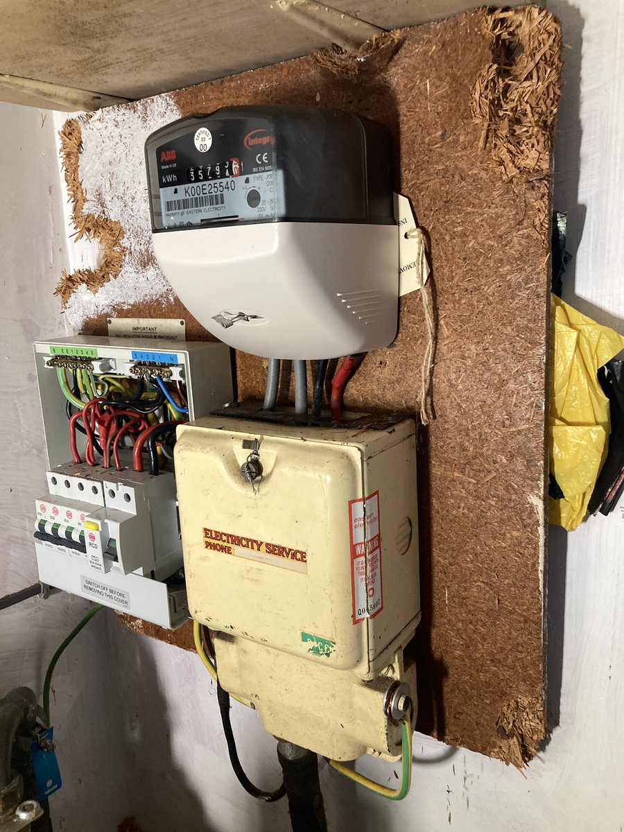 Mondays Eicr - how many visuals and codes do you see from the initial verification and visual inspection report ? 

#local #electrician #near #me #caister #on #sea #acle #ormesby #rolesby #horning #wroxham #hethersett #norfolk #domestic #commercial 
smoothe.org