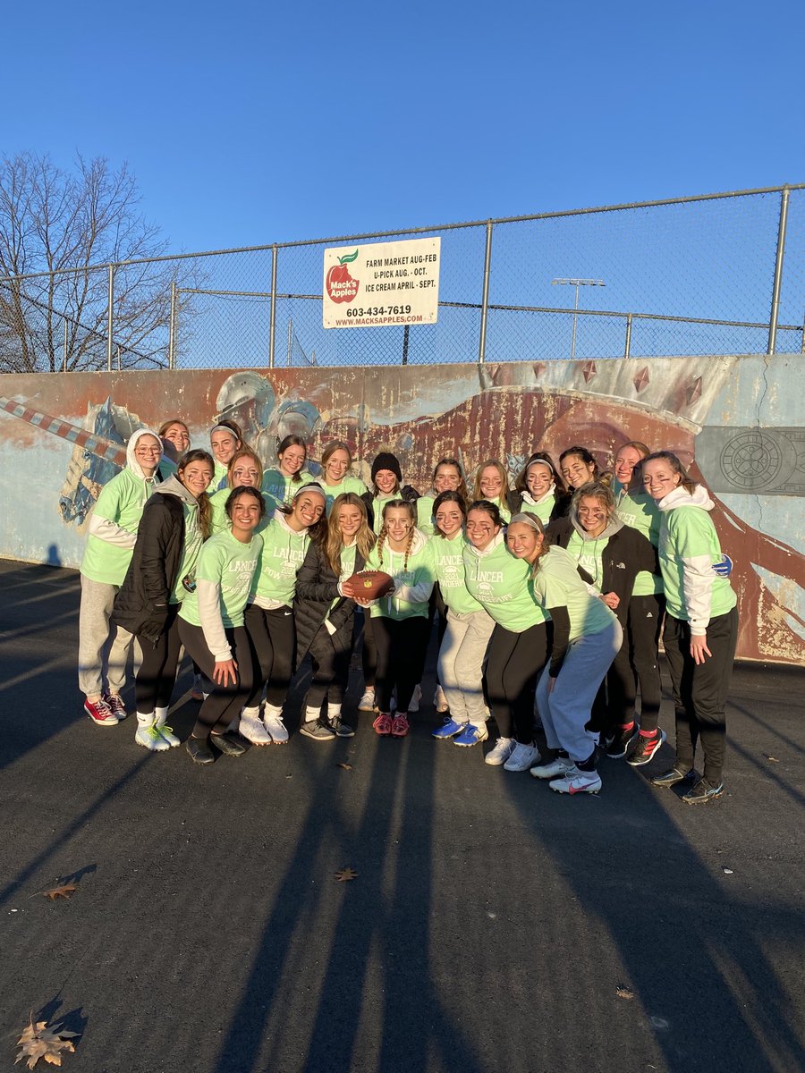 ATebbs_LHS's tweet photo. LHS Powderpuff 2021 🏈 💖💙💚🖤

#LancerNation #LHS #Powderpuff ⁦@LaforeLHS⁩ https://t.co/7zPrzjYzIi