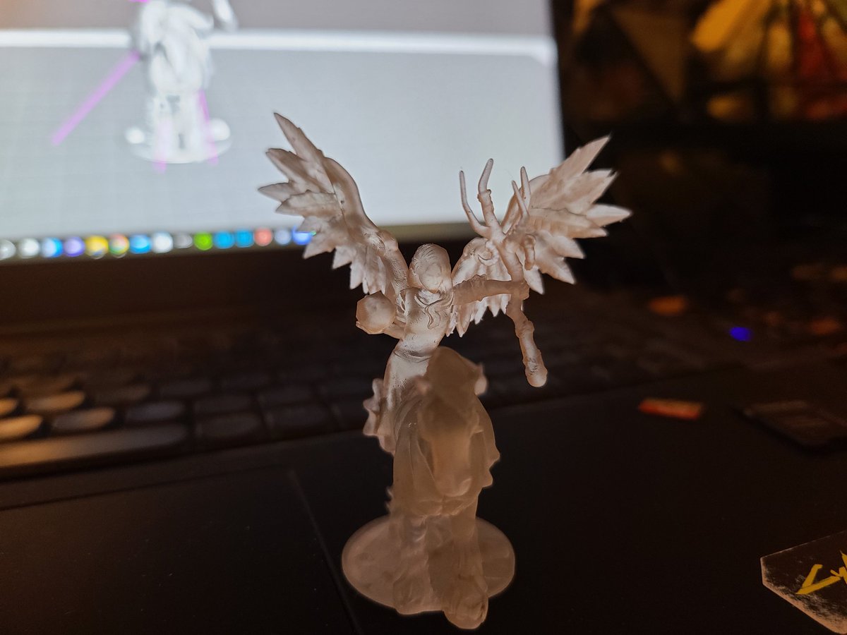 JaydenMcCross's tweet image. New custom print 😊 really proud of this one. I like the clear resin, but it&apos;s so hard to see the details. #3Dprinting #slaprinting #fantasyart