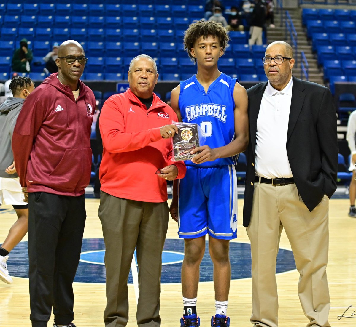samariaclark1's tweet photo. Tourney MVP🎖

#sophomoreszn 
@Clark_David2024 @CampbellHSBB @sparta_sports #itsinmotion https://t.co/wZllnKS3XN