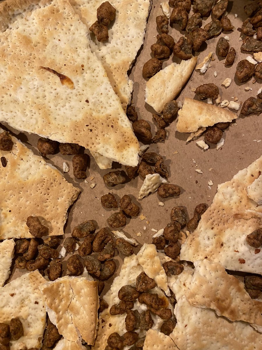 ChadDNA's tweet image. Ordered pizza from @Mazzios tonight, this is what we got. Anyone know what this?