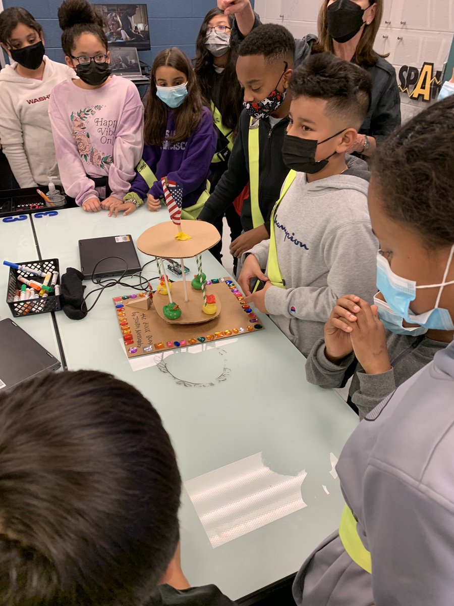 KulkaTonya's tweet photo. The 5th grade at McAuliffe Elementary loved our field trip to the Tech Lab. We loved being software, mechanical, electrical, and design engineers. Below and in the comments are our designs. @whitehdm @JaniceHerritjr @TechlabCPES @ToddErickson15 https://t.co/UqhSYUx2jb
