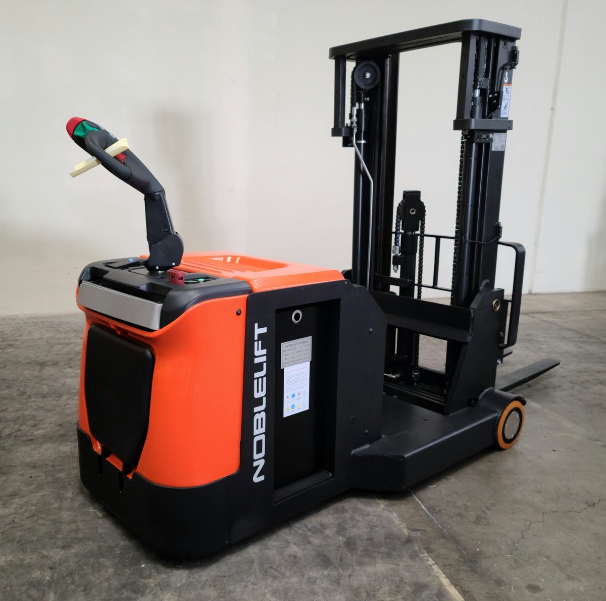 DonofNoblelift's tweet photo. PS30-40CB 3000/4000lb cap., counterbalanced stacker mfg'd with only the highest quality components such as Zapi, Schabmueller, Rema, Wicke, Kordel. Pin code access, USB. call for details. 909-212-1962 don.hwang@nobleliftna.com #noblelift #nobleliftna #counterbalancedstacker https://t.co/HUkozBXL1n