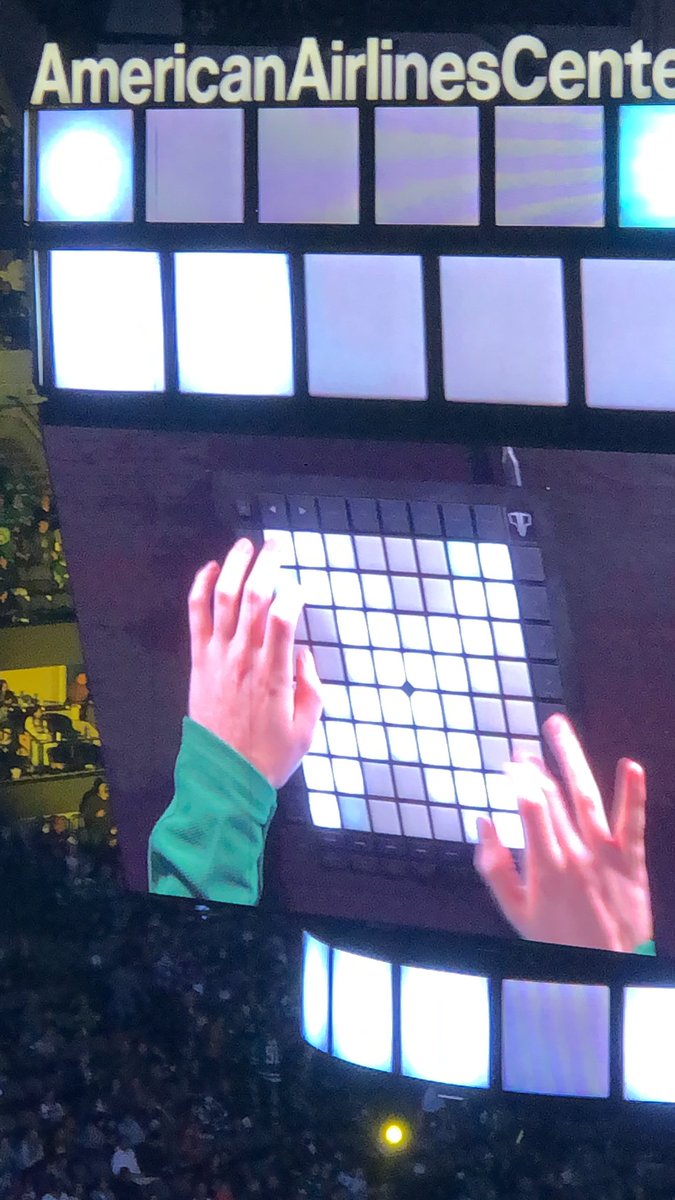 NonnieG62's tweet photo. Hey Stars…this guy needs to go! Please find some other kind of entertainment for the second intermission! There were boos all around me tonight to get him off. Please no more!#TexasHockey https://t.co/udpd1iFFtM