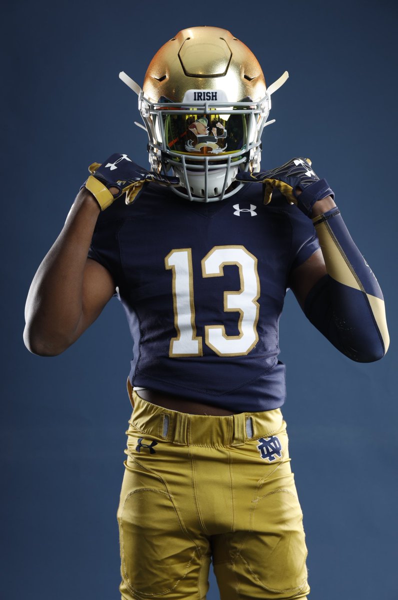 GabbiiSIMONE's tweet photo. I’m reactivating my Twitter just to post this. @Jenks_13 at @NDFootball @NotreDame I’m SO proud of this young man!!! 🙌🏽♥️ https://t.co/s26zac68kt