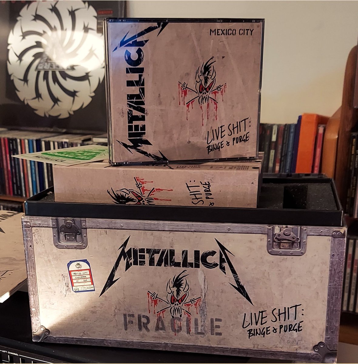 MusicManJ70's tweet photo. Thanks for the great memories @Metallica Released OTD in 1993! One of my favorite live albums. This captures the guys at the peak of their powers. Phenomenal! #cdsforever #nowplaying https://t.co/qZPByMxVJd