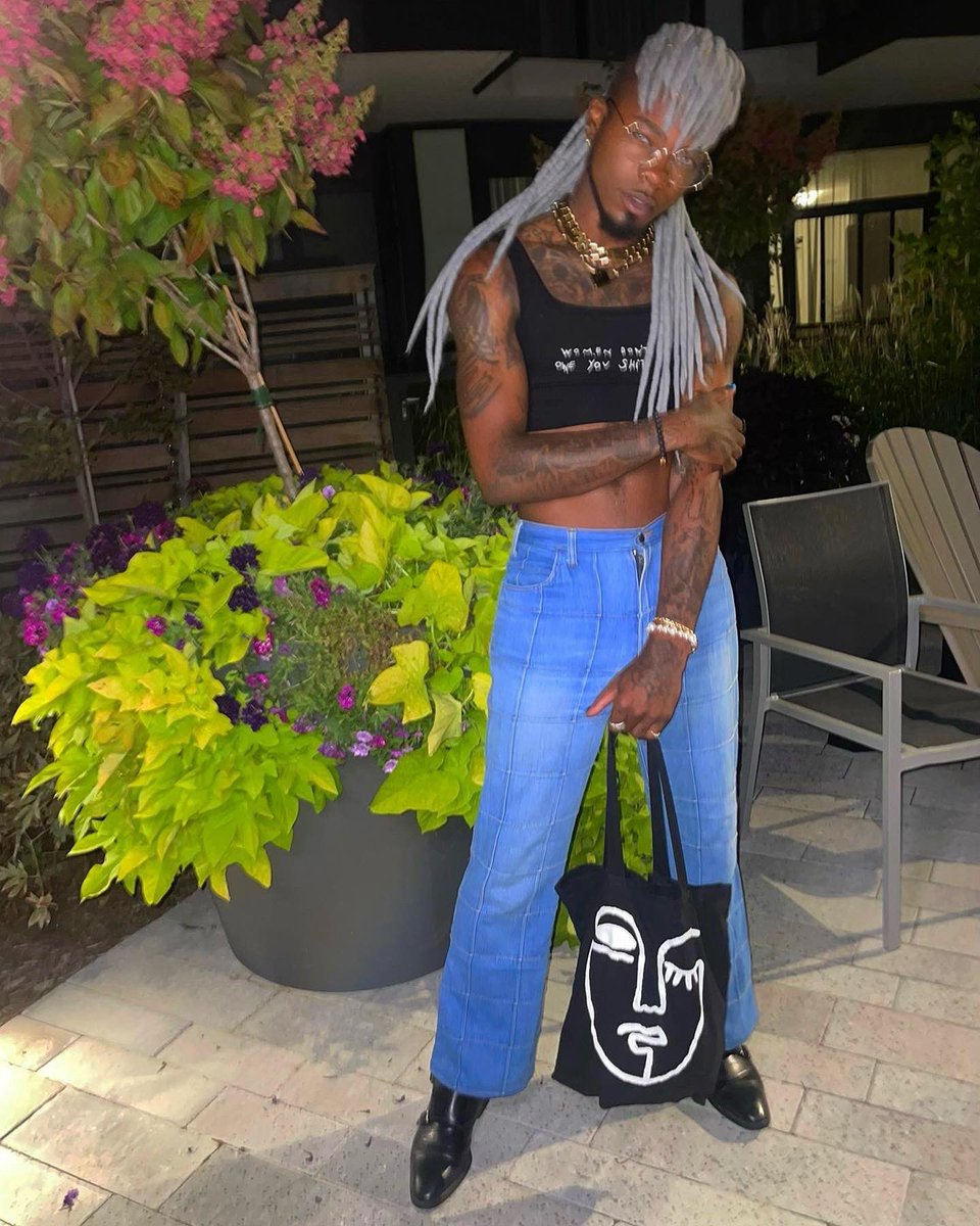 𝐒𝐇𝐀𝐐𝐔𝐎𝐍𝐄 𝐁𝐋𝐀𝐊𝐄 tweet media