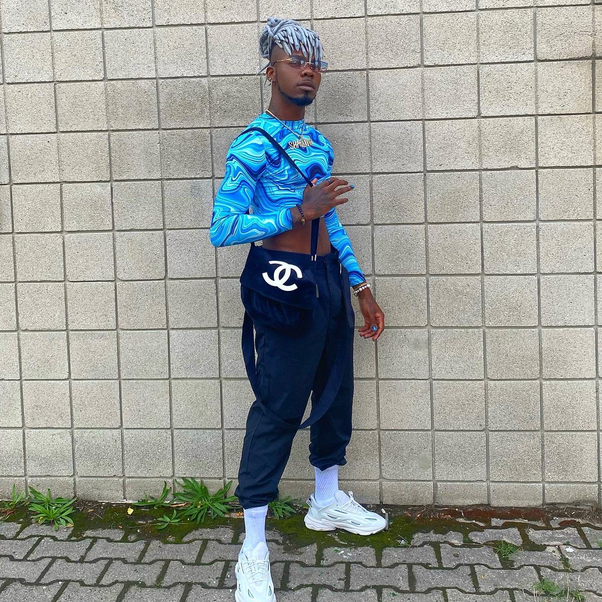 𝐒𝐇𝐀𝐐𝐔𝐎𝐍𝐄 𝐁𝐋𝐀𝐊𝐄 tweet media