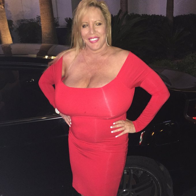 Sorry guys, I&rsquo;ve been messing with the stupid computer for 45 minutes. It&rsquo;s doing something weird and<a href="/tag/mothersday"class="tags"><span>#mothersday</span></a><a href="/tag/lasvegas"class="tags"><span>#lasvegas</span></a><a href="/tag/bigtits"class="tags"><span>#bigtits</span></a><a href="/tag/onlyfans"class="tags"><span>#onlyfans</span></a>