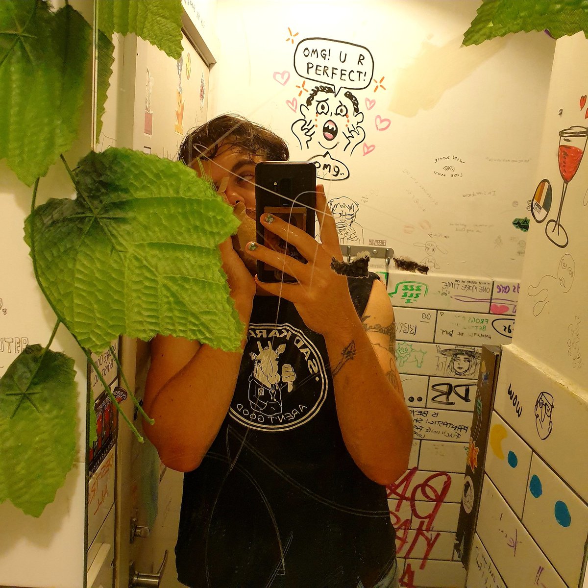 Can I also put a request out there now that any sk bathroom selfies should be posted ( @ me) and I'll make some kind of webpage displaying all of them bc you're all absolutely wonderful ❤️