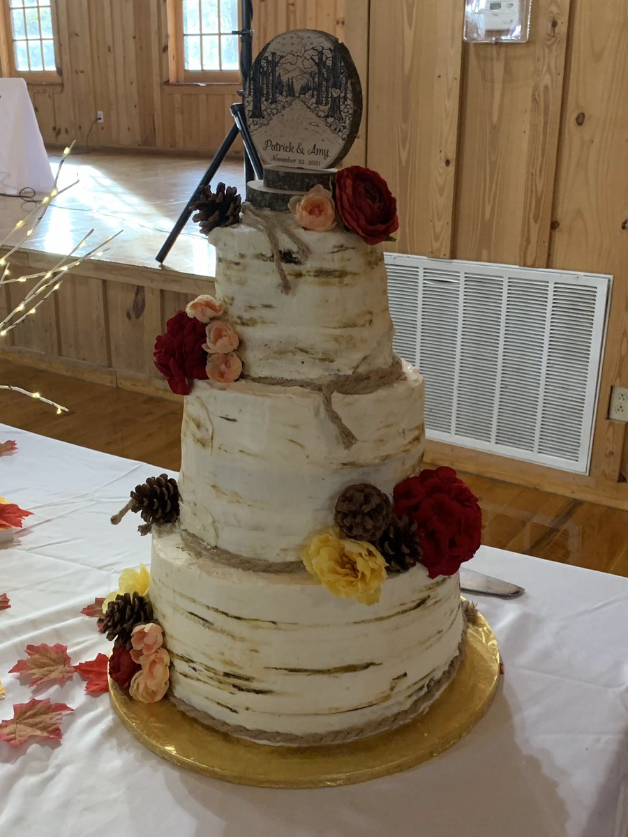 pcwallace93's tweet photo. Just wanted to share with my work family that I got married yesterday. My wife’s cousin made the cakes and my groomsman cake was Home Depot themed with a twist. https://t.co/9khFP6sZZ8