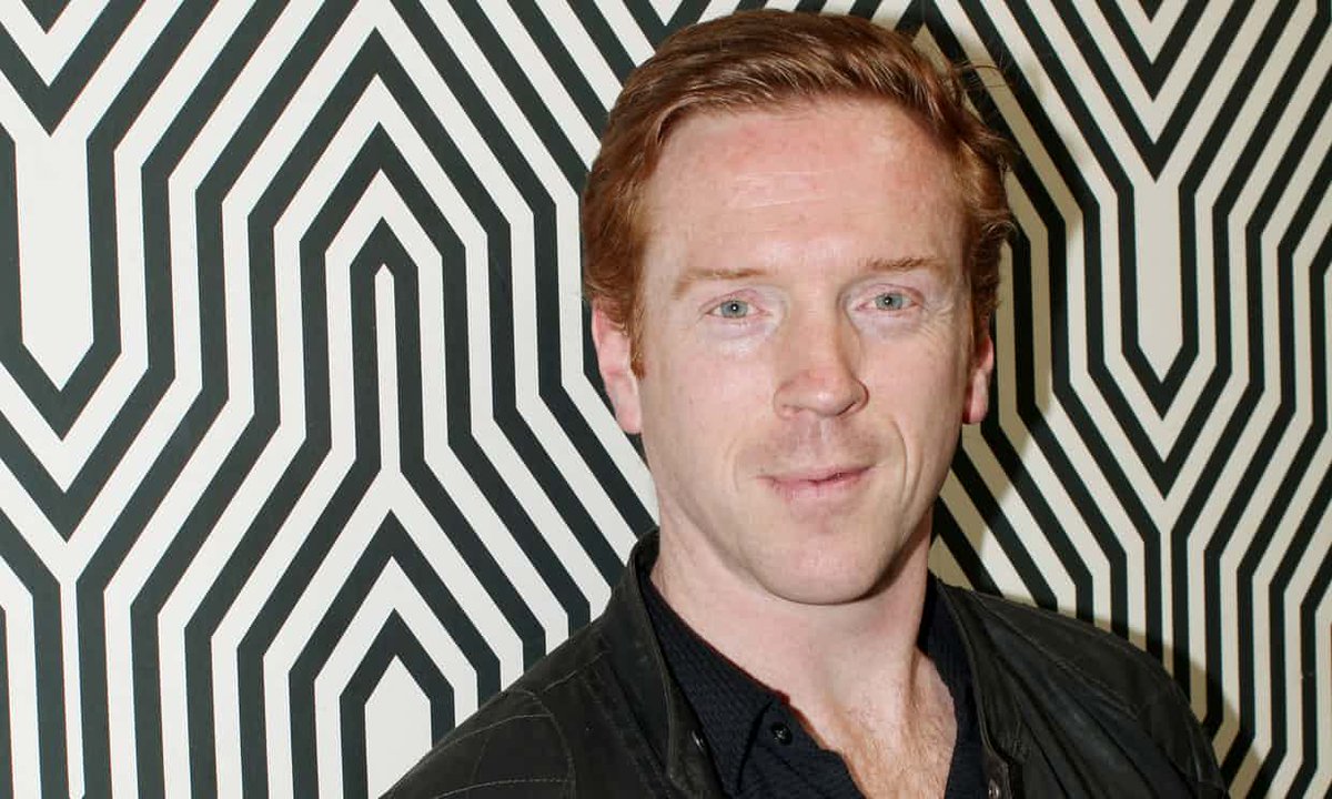FanFunDamian's tweet photo. Fan Fun Dream Role for Damian Lewis series continues! Why does @TonyaJ dream of Damian play a particular advertising sketch artist? Find out here: https://t.co/KMUZbiwfjZ #DamianLewis #CharlieCrews #JackFinney #LifeNBC #SiMorley #SimonMorley #TimeAndAgain https://t.co/uoDBj5H1XD